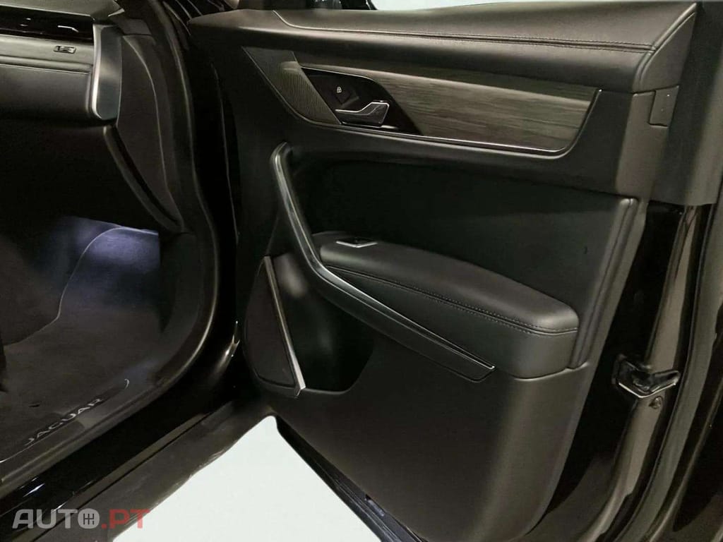 Jaguar F-Pace 2.0 P400e AWD HSE