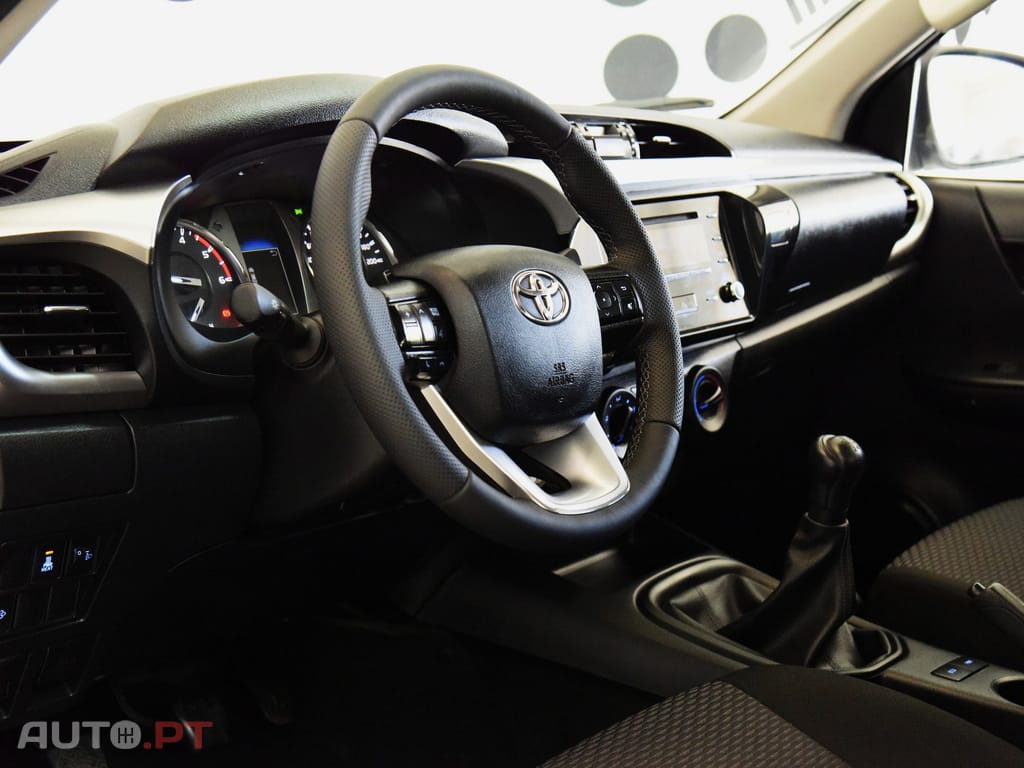 Toyota Hilux 2.4 D-4D 4WD Challenge