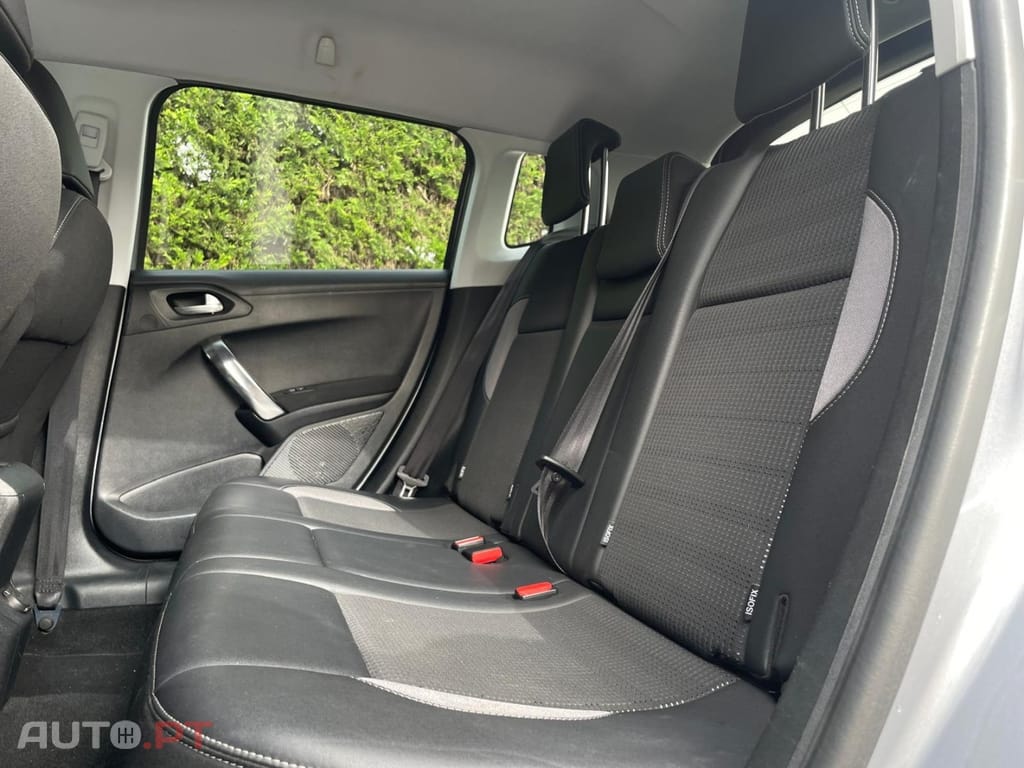 Peugeot 2008 1.2 PureTech Allure