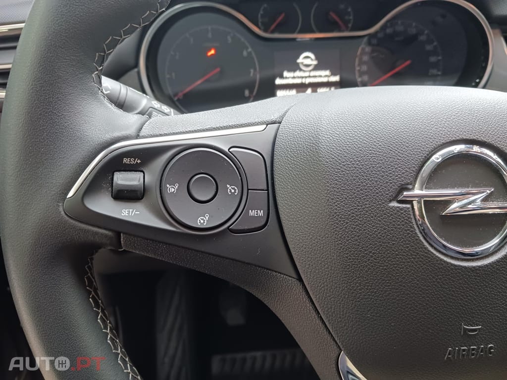 Opel Crossland 1.2 T Design & Tech