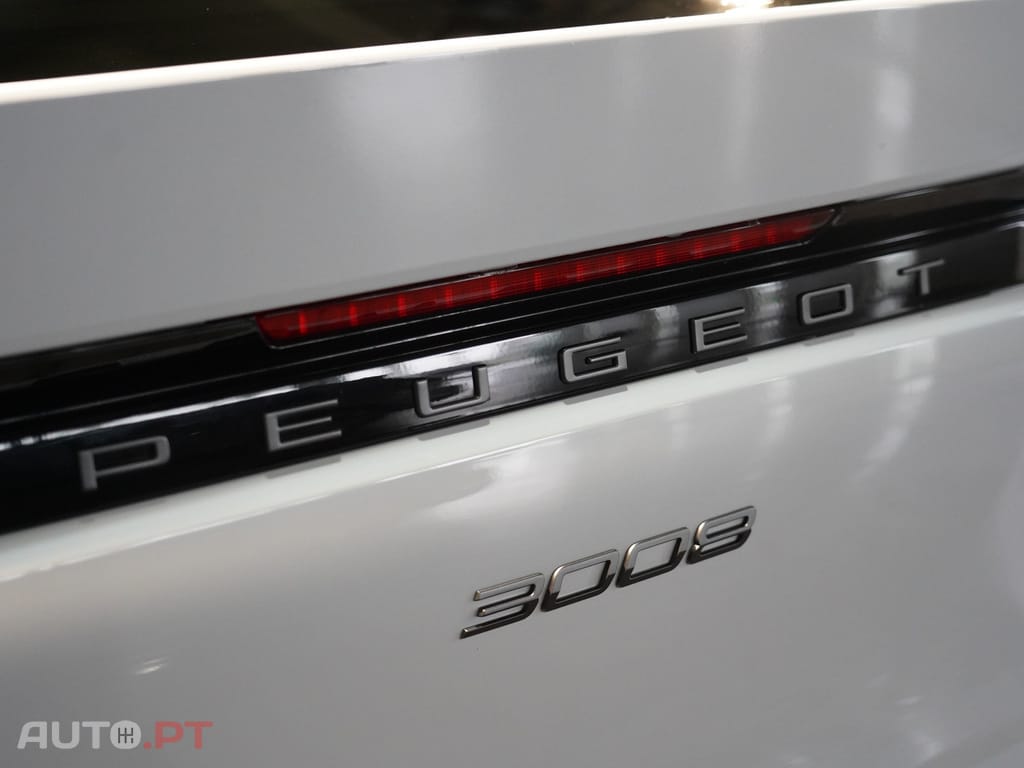 Peugeot 3008 1.2 Hybrid Allure e-DCS6