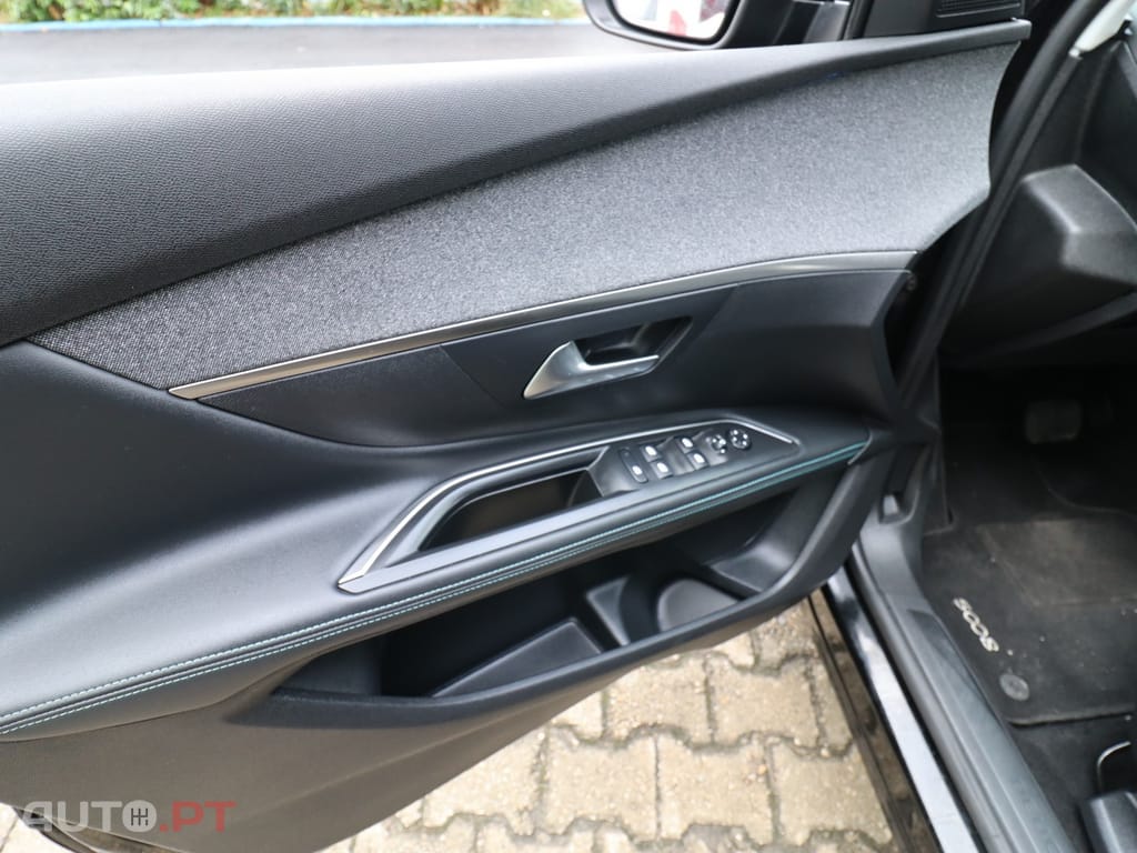 Peugeot 5008 1.5 BlueHDi Allure EAT8