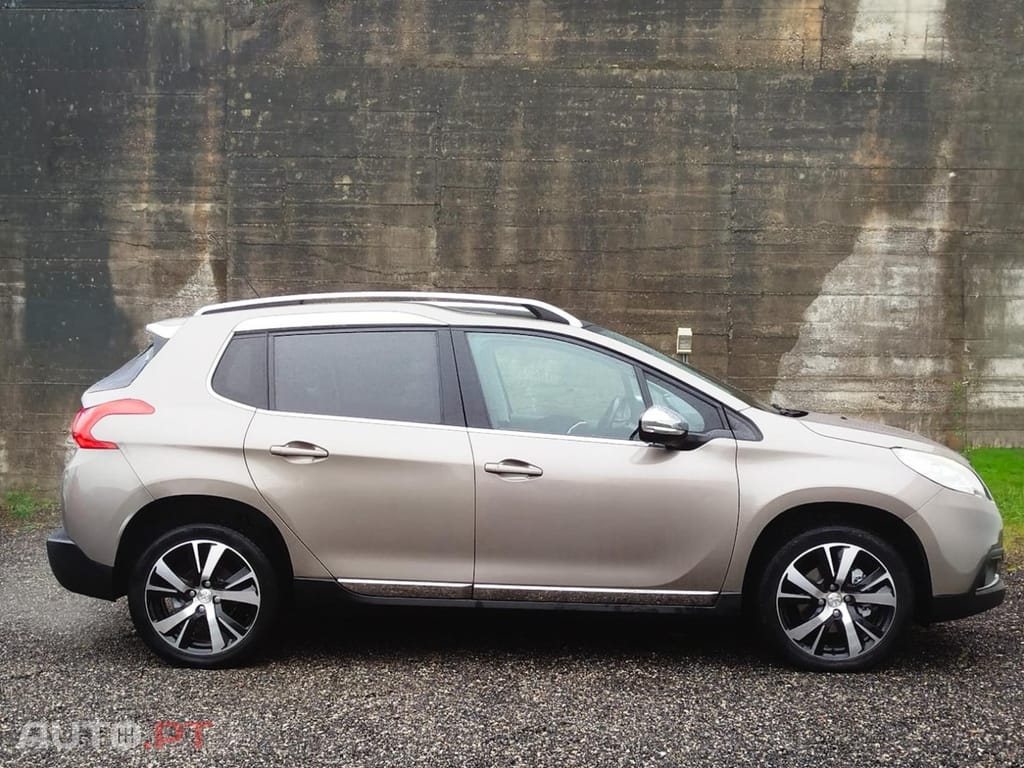 Peugeot 2008 1.2 PureTech Allure EAT6