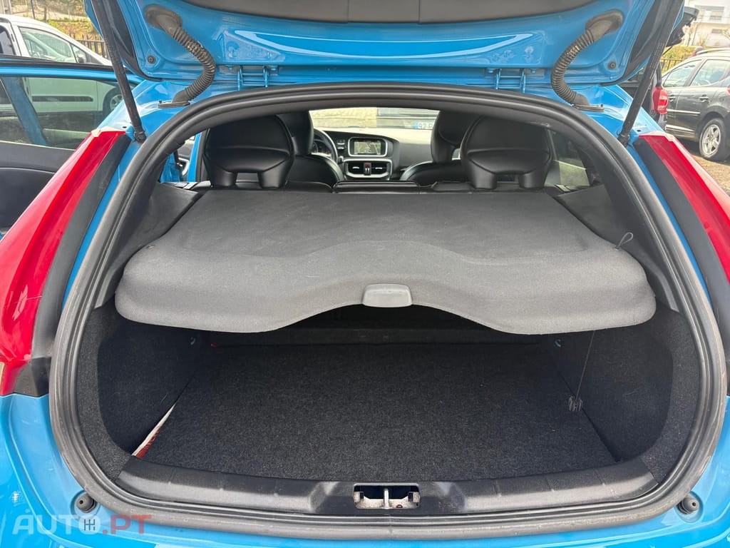 Volvo V40 1.6 D2 R-Design