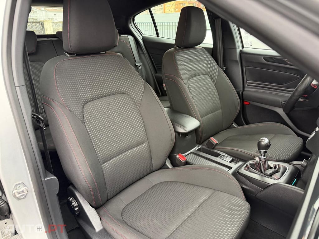 Ford Focus 1.0 EcoBoost MHEV ST-Line