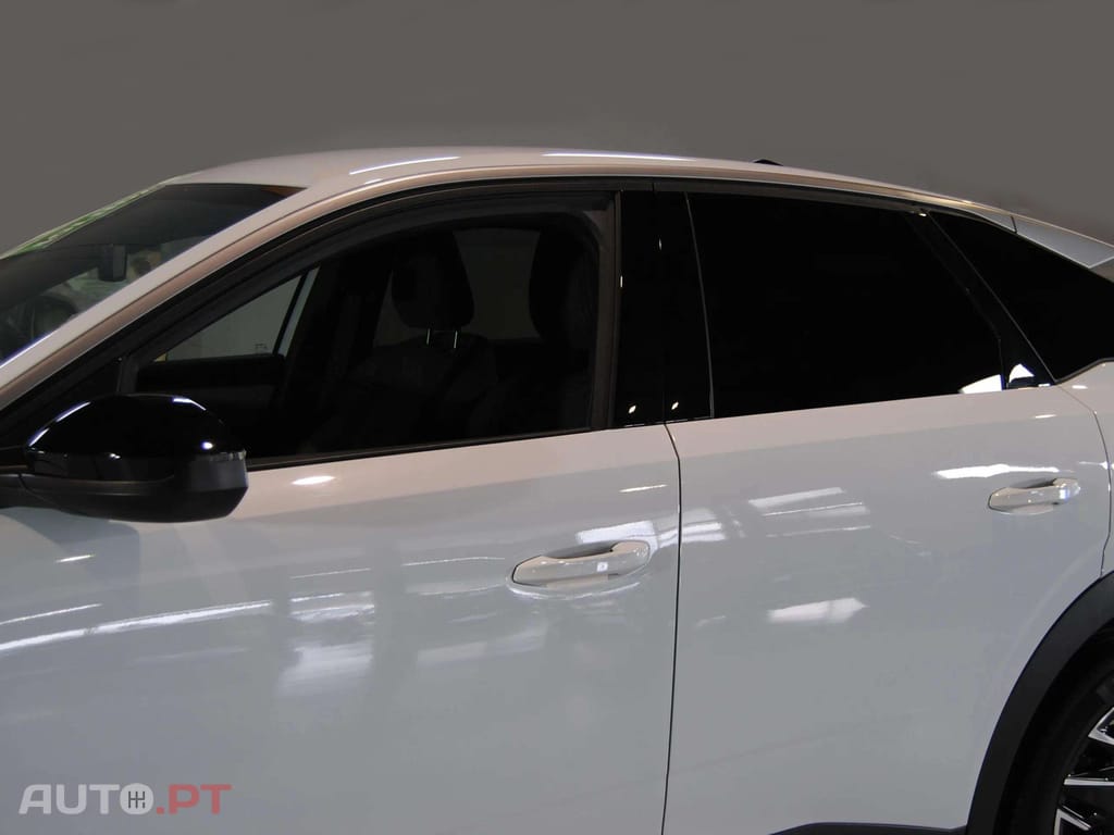 Peugeot 3008 1.2 Hybrid Allure e-DCS6