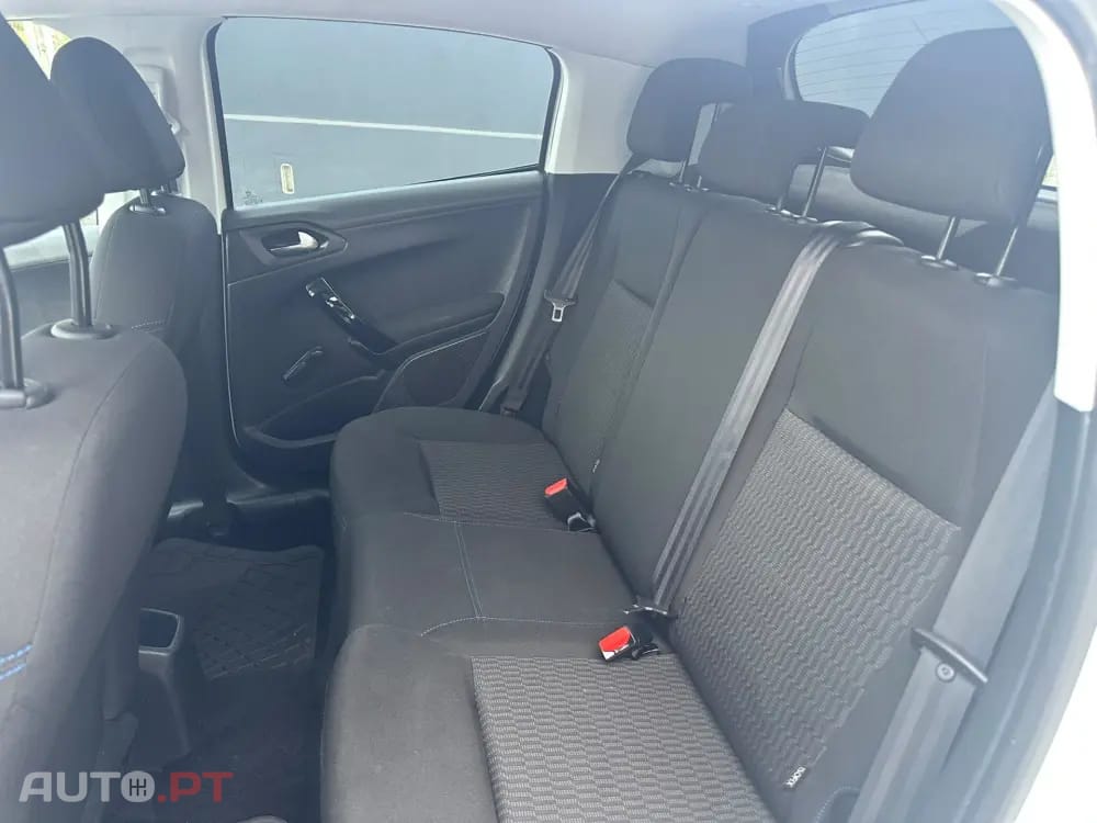 Peugeot 208 1.5 BlueHDi Signature
