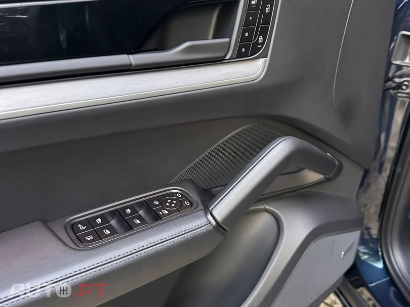 Porsche Cayenne E-Hybrid Tiptronic S Black Edition
