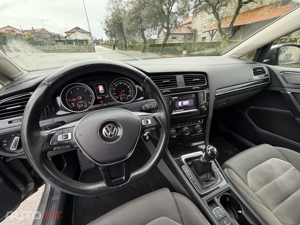 Volkswagen Golf 1.6 TDi Confortline