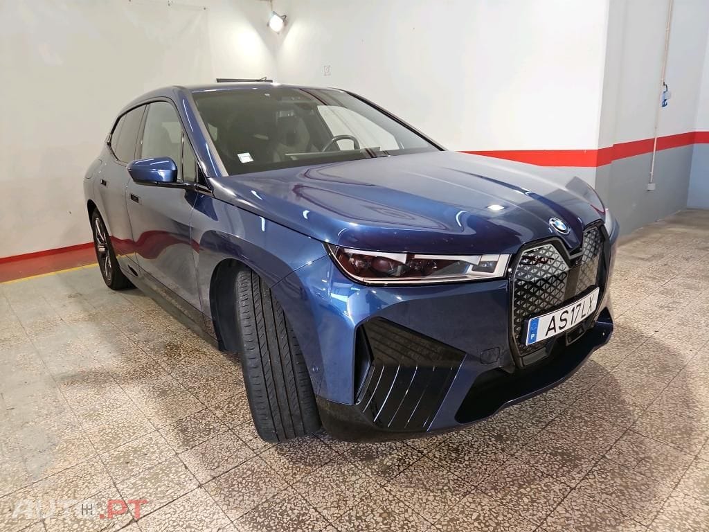 BMW iX xDrive 40 Pack Desportivo