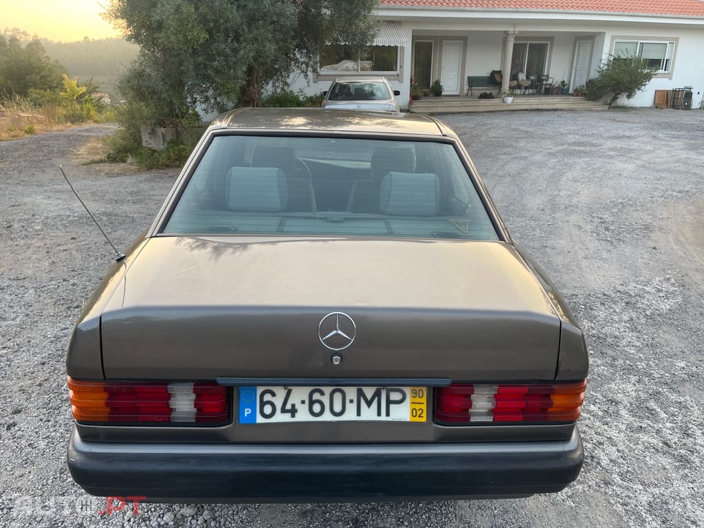 Mercedes-Benz 190 190D