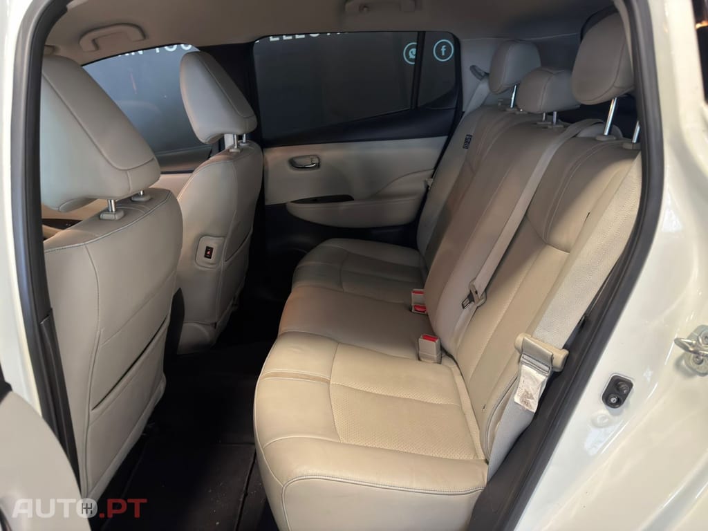 Nissan Leaf Tekna ProPilot Park