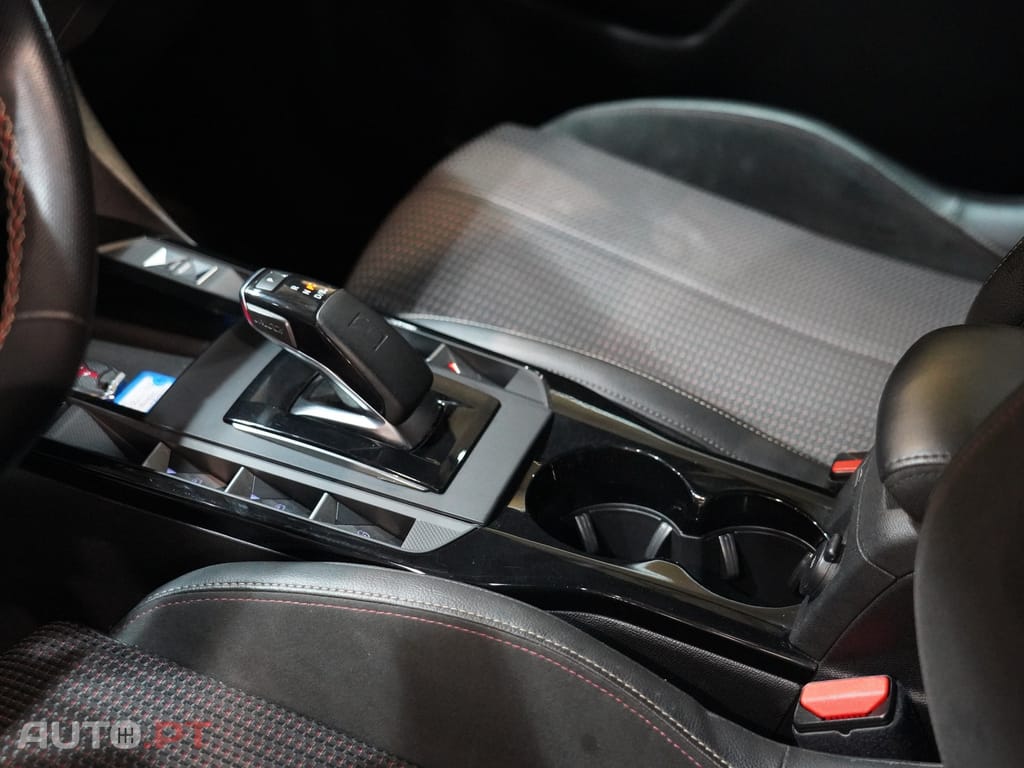 DS DS3 Crossback E-Tense Performance Line