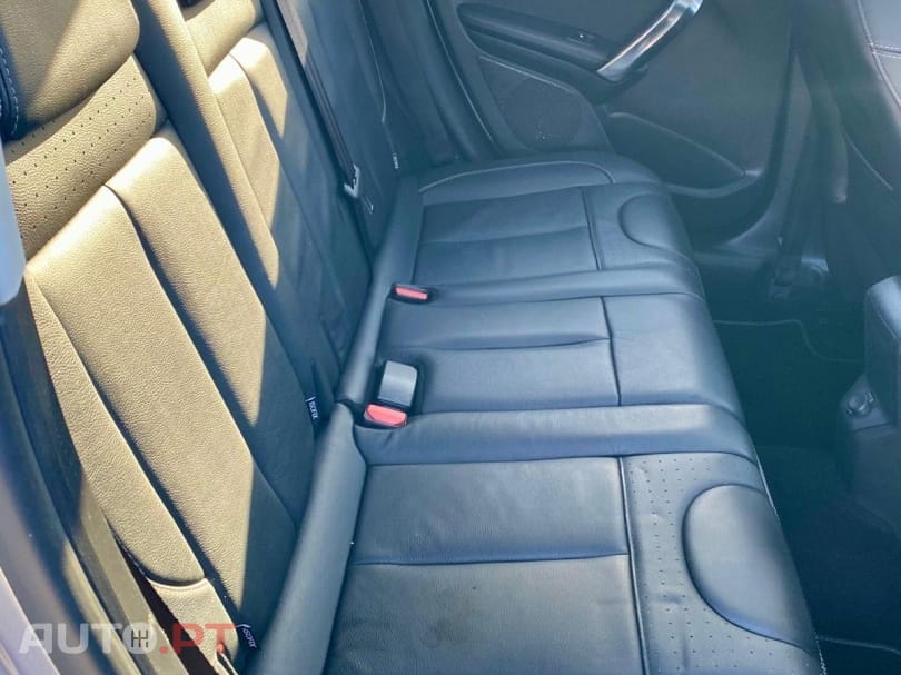 Peugeot 2008 FELINE TITANE 1.2 e-THP