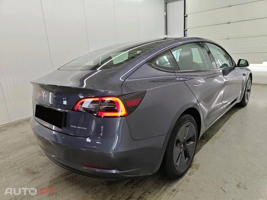 Tesla Model 3 Long-Range AWD