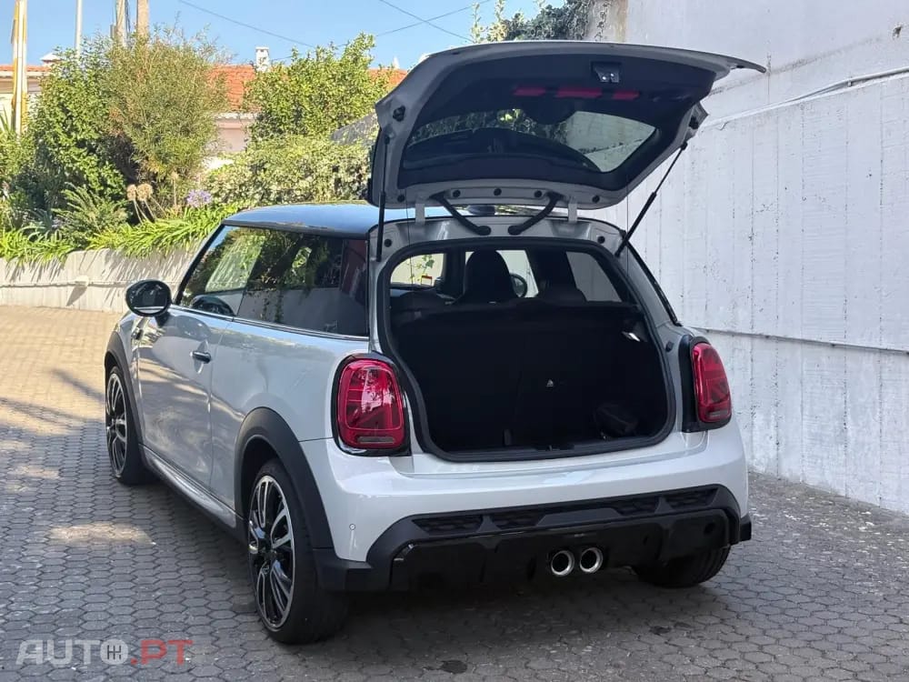 MINI Cooper John Cooper Works Auto Desportiva