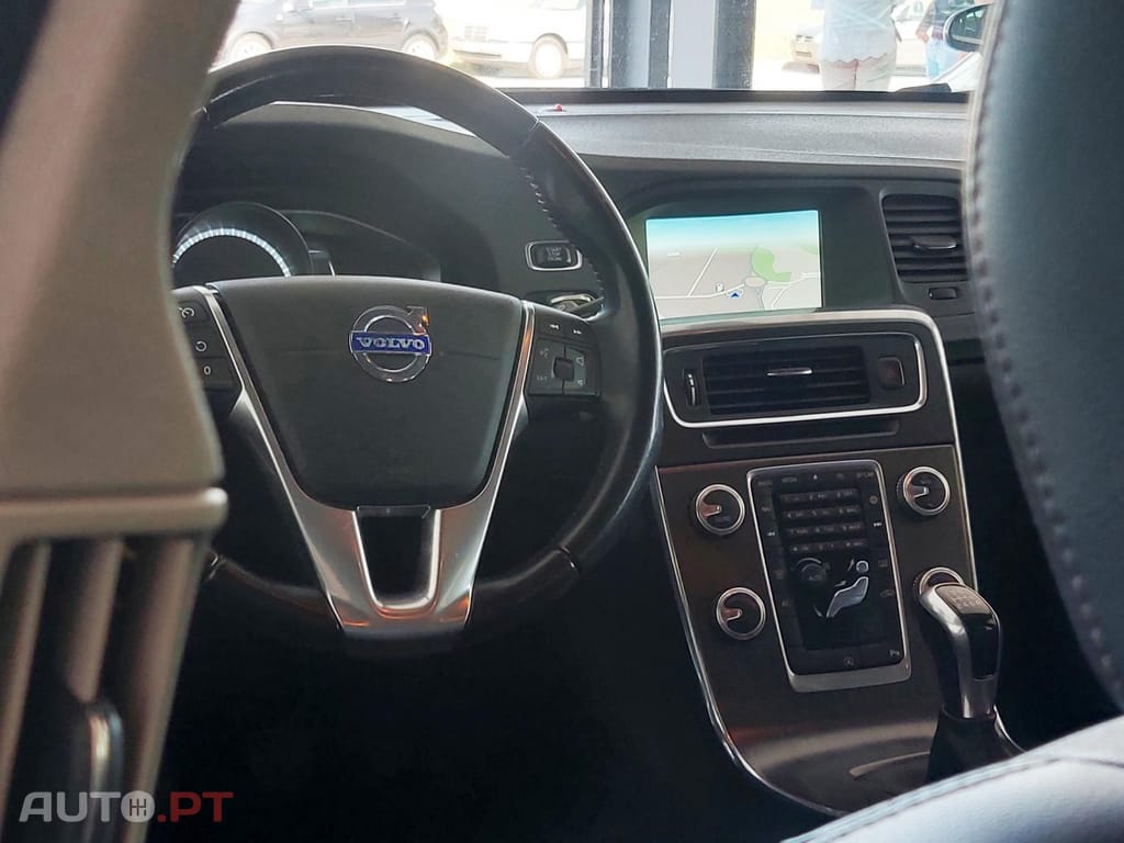 Volvo V60 2.0 D2 Momentum