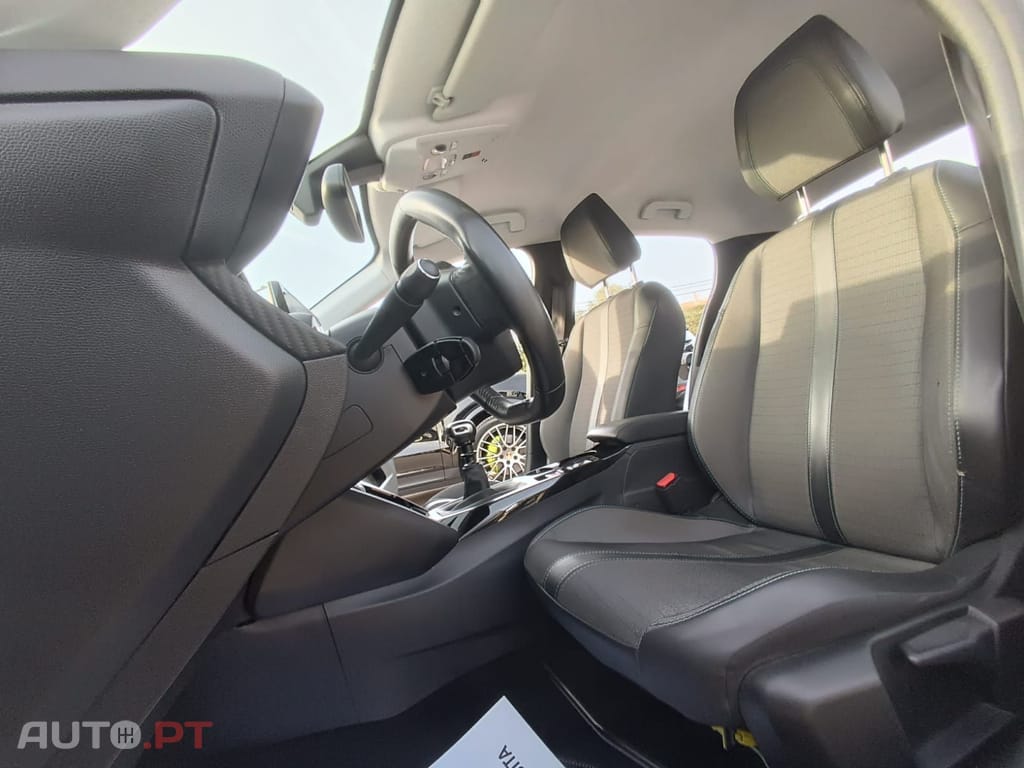 Peugeot 208 1.5 BlueHDi Allure Pack