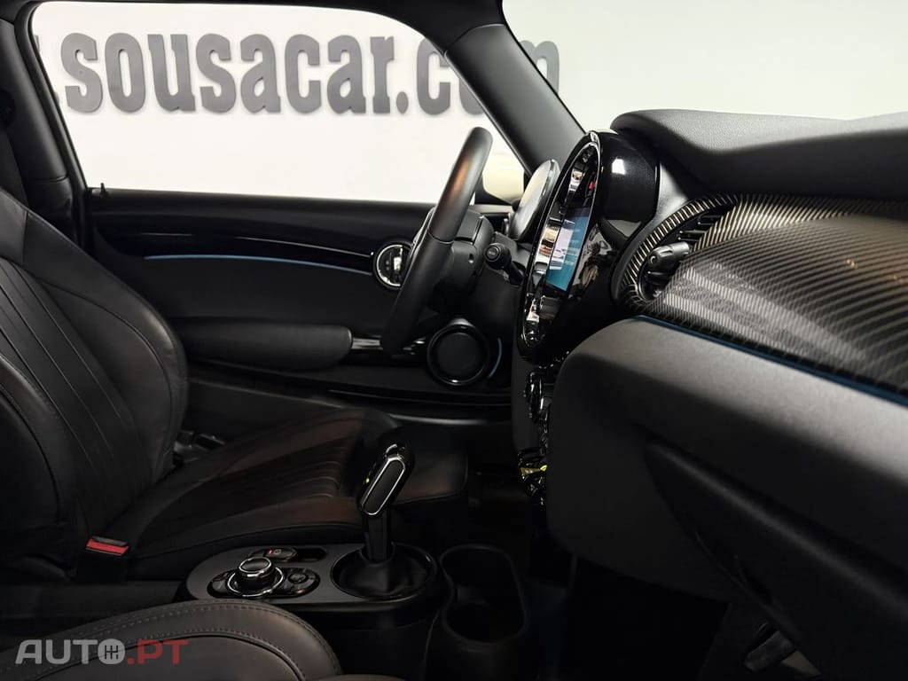 MINI Cooper Cooper SE Resolute Edition