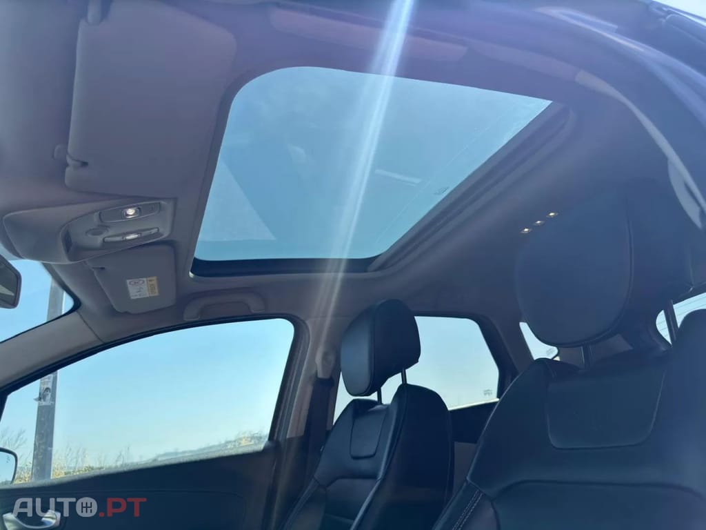 Renault Captur 1.2 TCe Initiale Paris EDC
