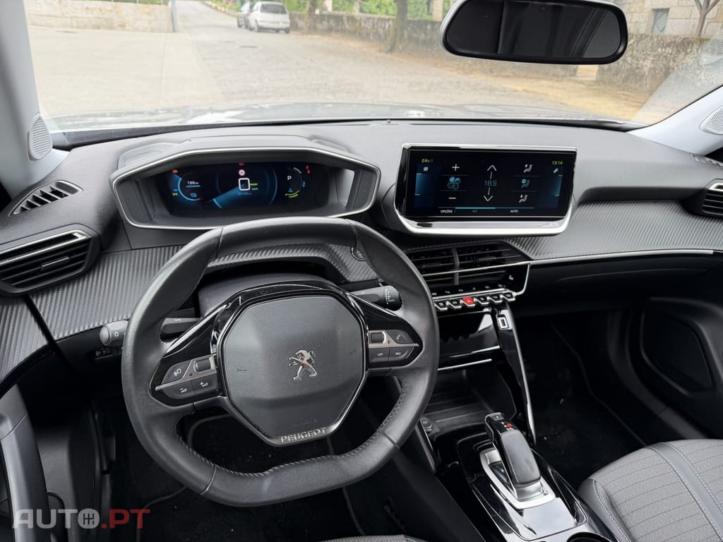 Peugeot E-2008 50 kWh Allure