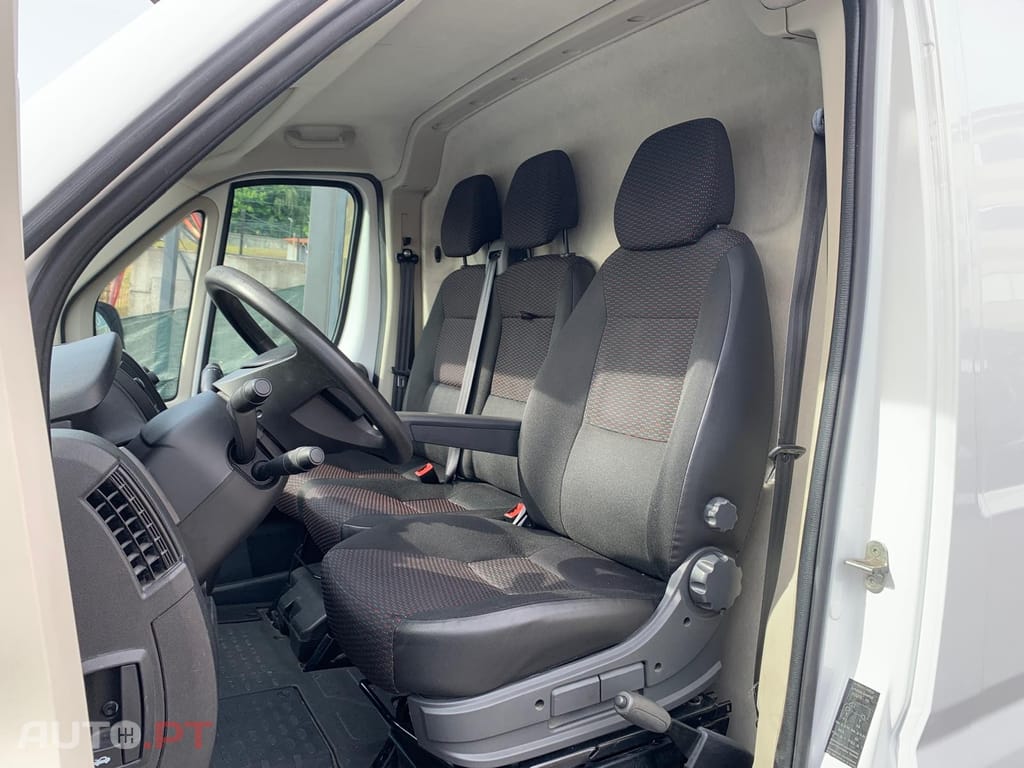 Peugeot Boxer 2.2 BlueHDi 330 L2H2 Premium