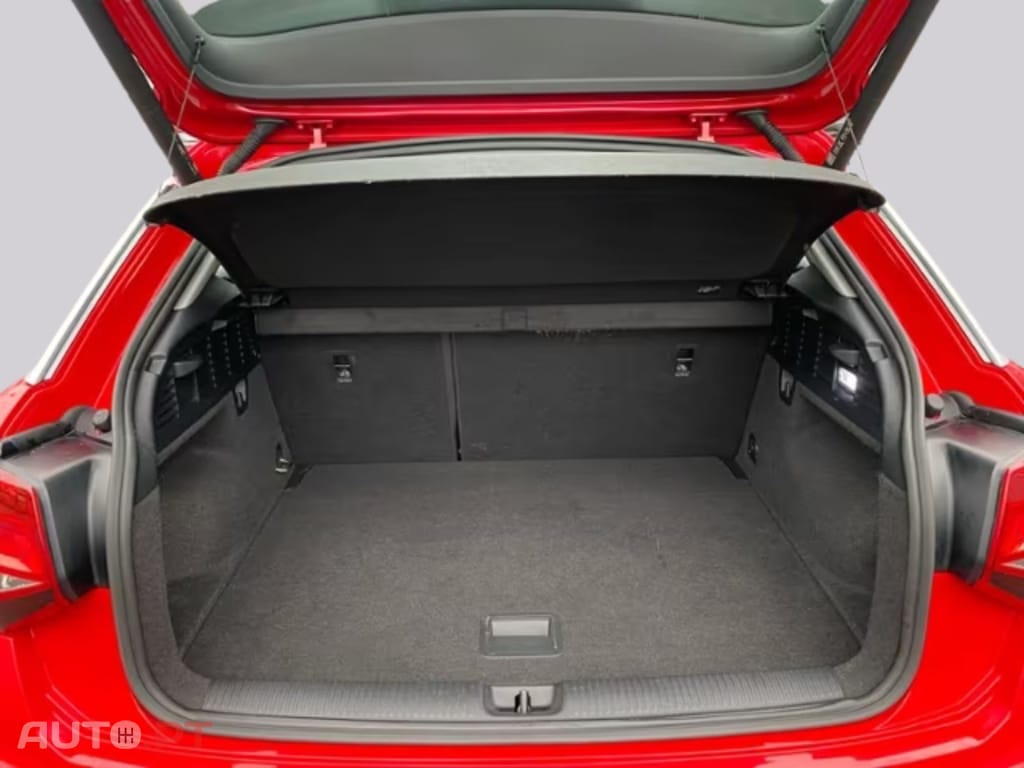 Audi Q2 I.V.A  DEDUTÍVEL 35 TDI 