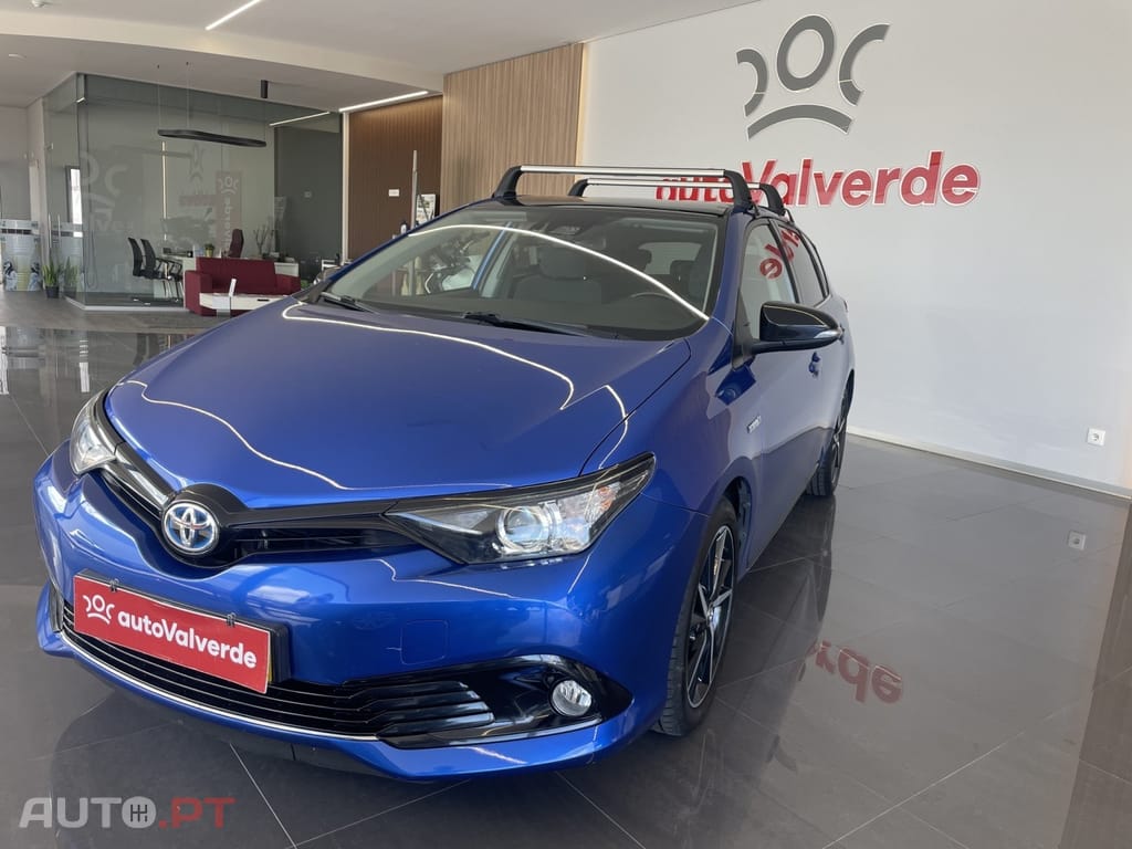 Toyota Auris 1.8 HSD Comfort +P.Techno+P.Sport