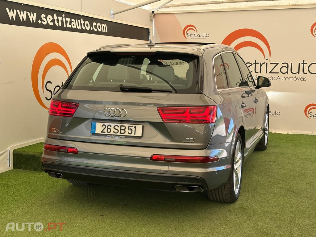 Audi Q7 3.0 TDi quattro S-line Tiptronic 7L