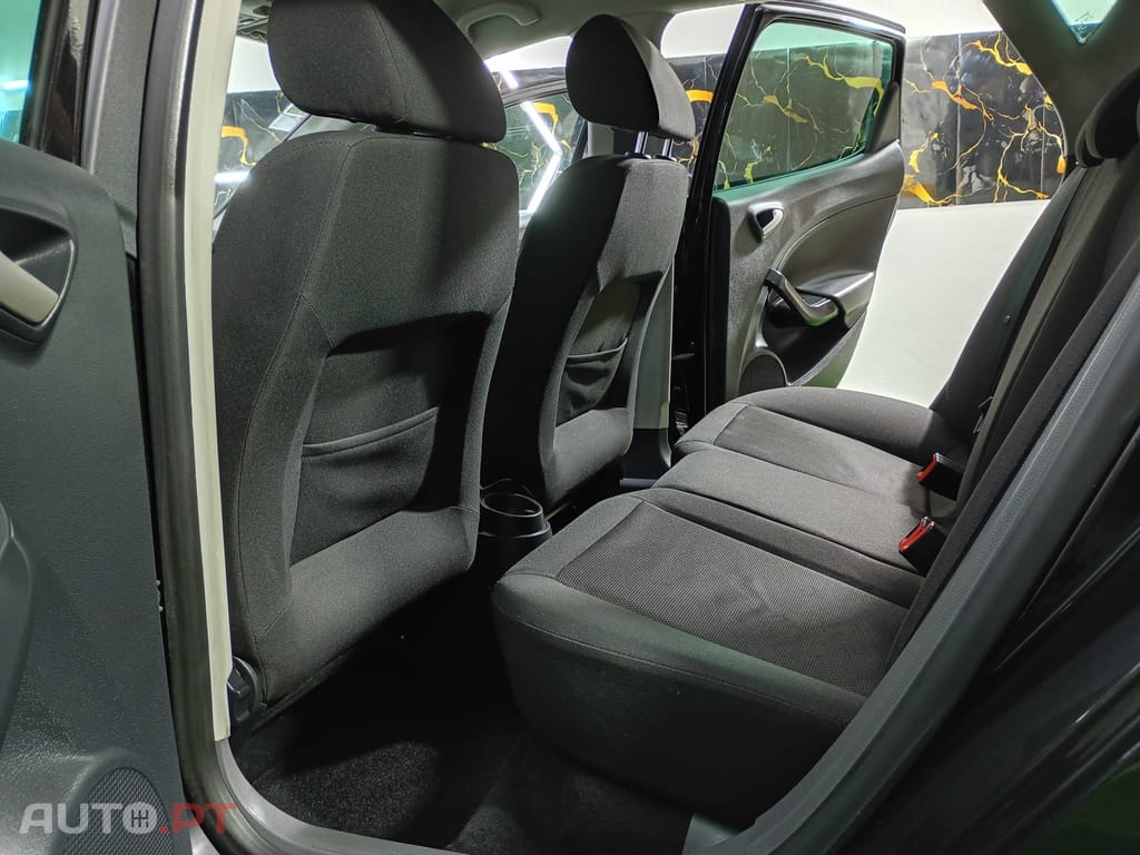 SEAT Ibiza 1.6 TDI Reference — fotografia 37