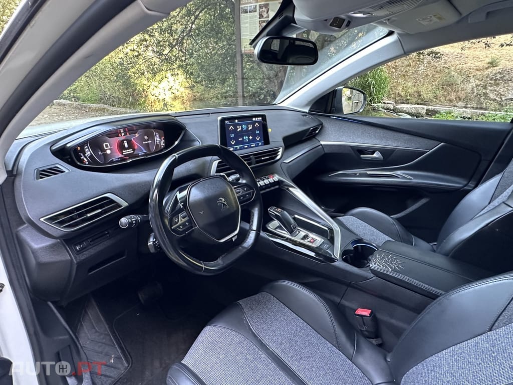 Peugeot 3008 1.2 PureTech Allure EAT8