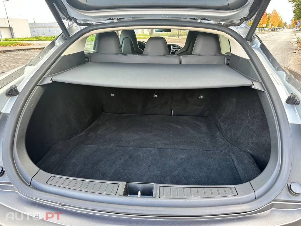 Tesla Model S 85