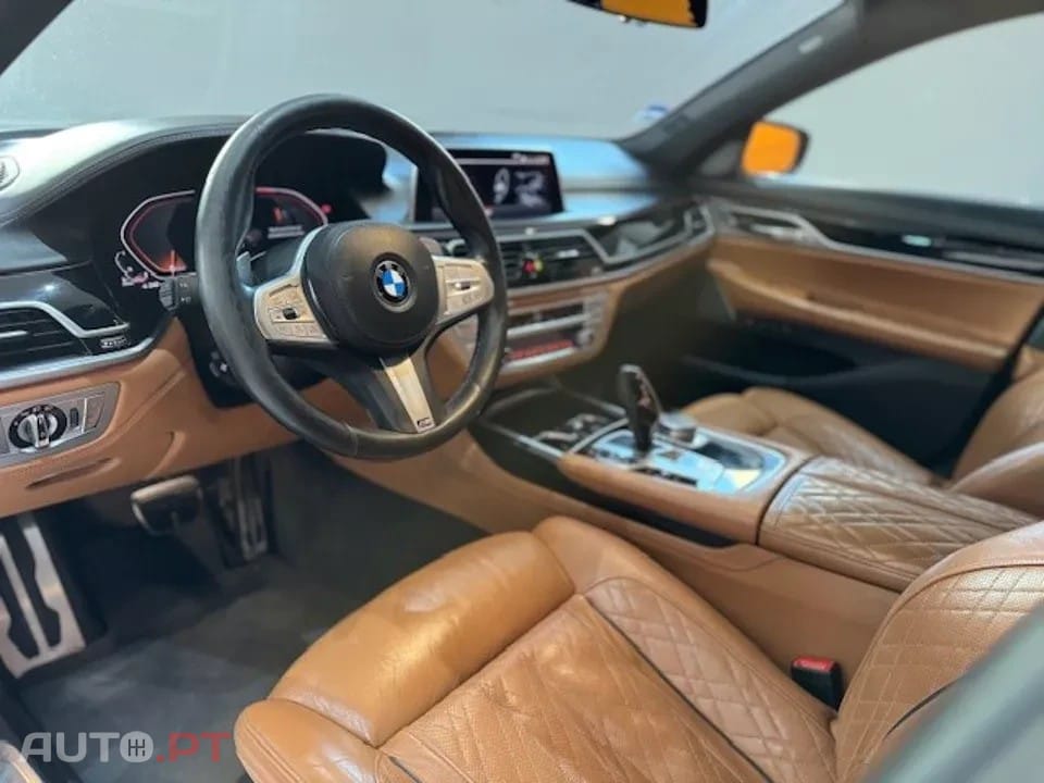 BMW 740 d xDrive Pack Desportivo M