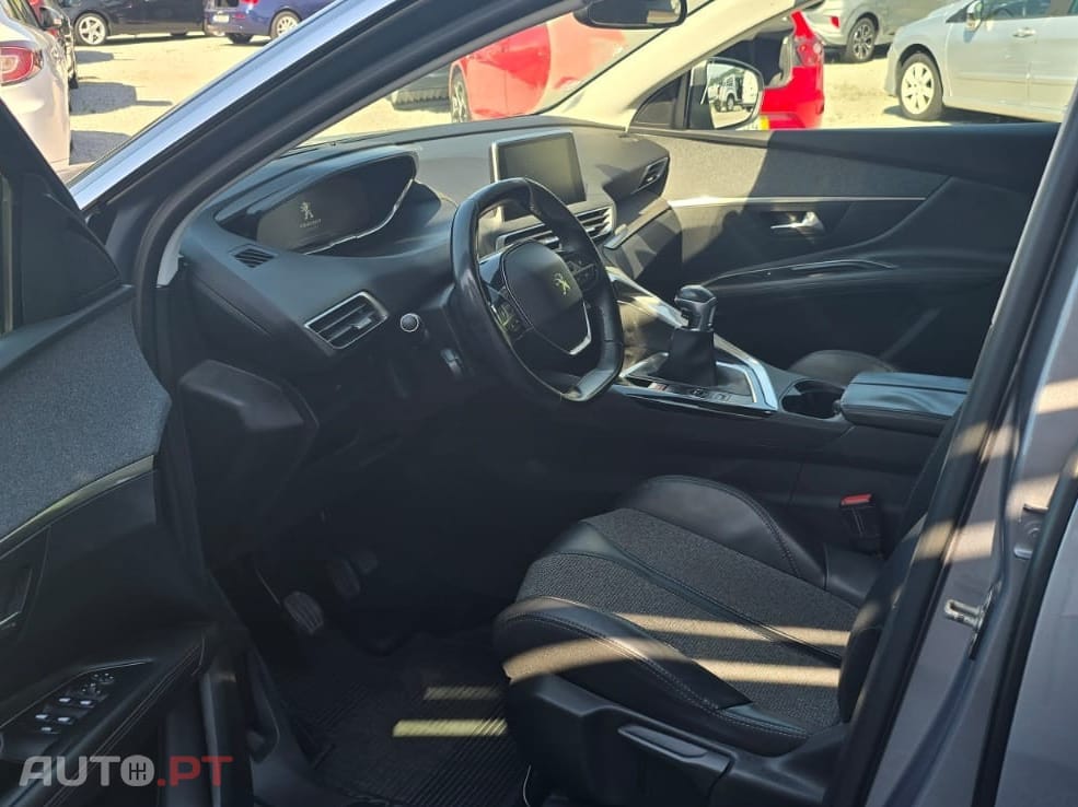 Peugeot 3008 1.5 BlueHDi Allure