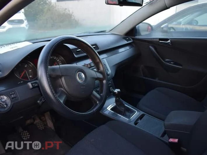 Volkswagen Passat Variant Outro