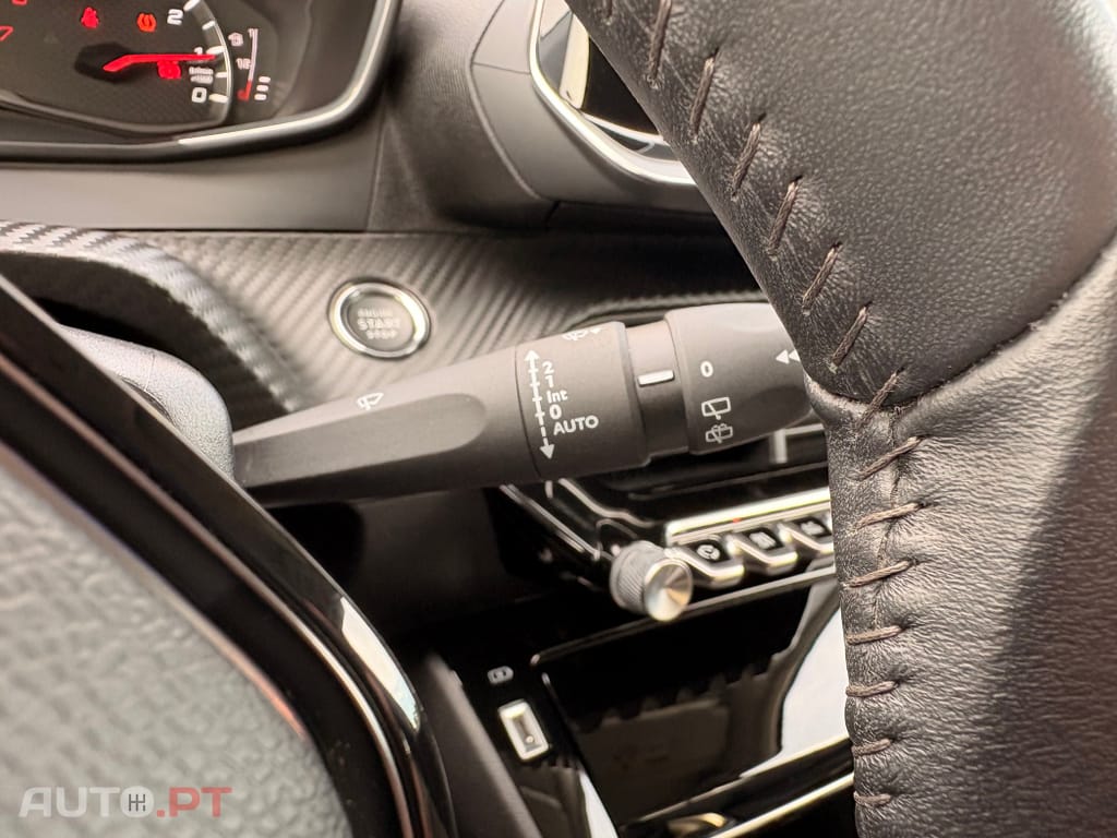 Peugeot 2008 1.5 BlueHDi Allure Pack