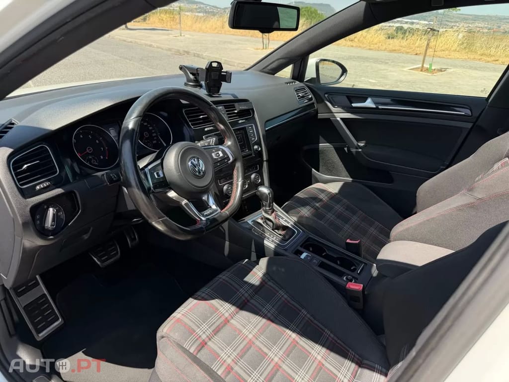 Volkswagen Golf 2.0 TSi GTi DSG Performance