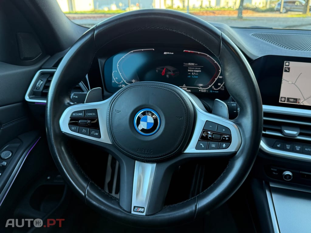 BMW 320 e Touring Pack M Auto