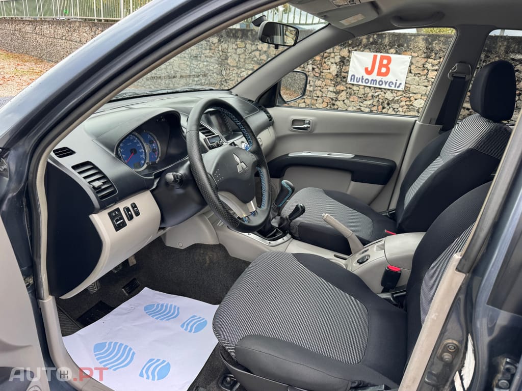 Mitsubishi L200 2.5 DI-D CD Intense 4WD