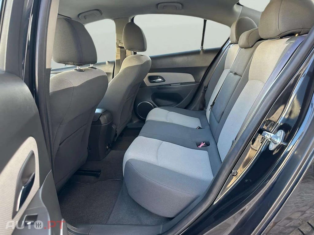 Chevrolet Cruze 1.6 LS