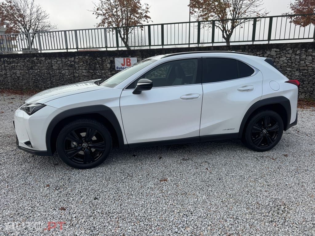 Lexus UX Special Edition (LCA)