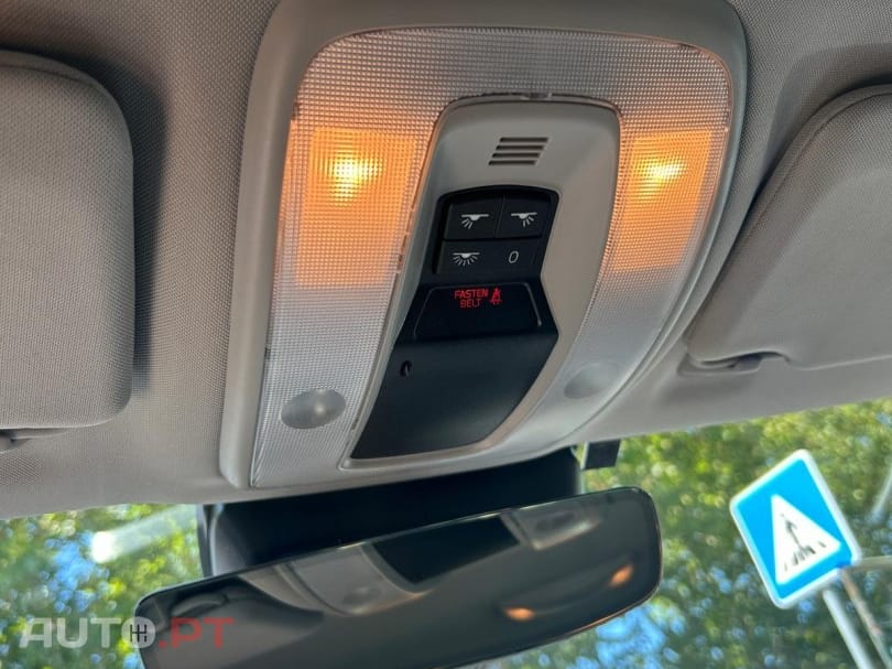 Volvo V60 2.4 D6 Momentum AWD Phev