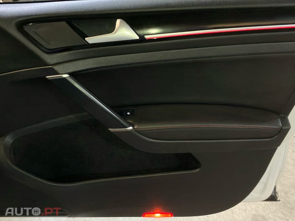 Volkswagen Golf 2.0 TSI GTI DSG Performance