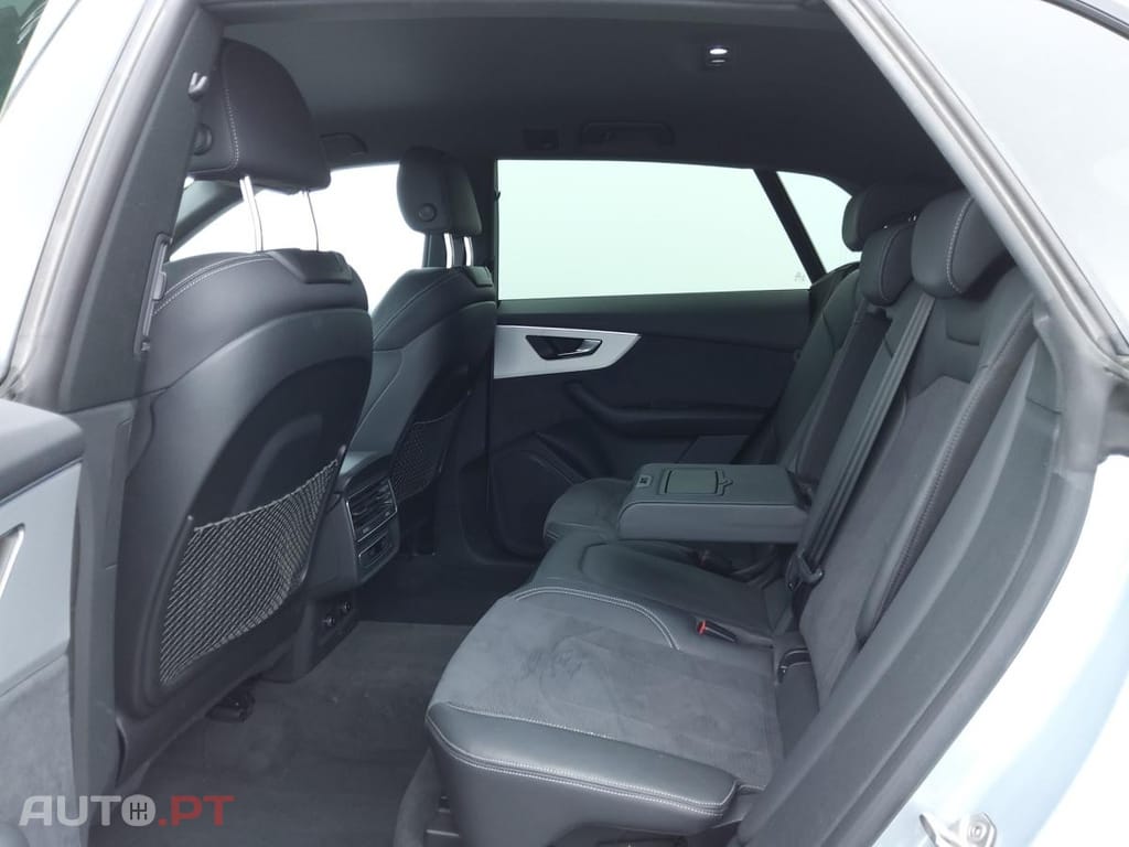Audi Q8 TFSIe Quattro Compétition Triptronic