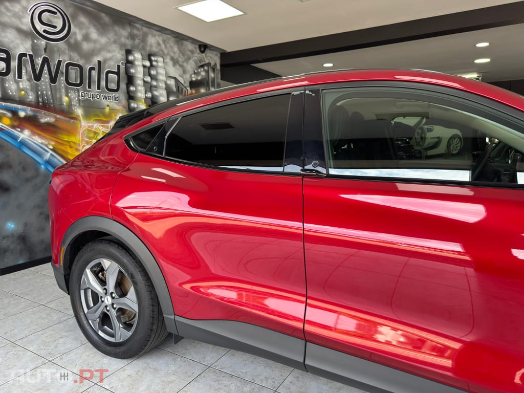 Ford Mustang RWD
