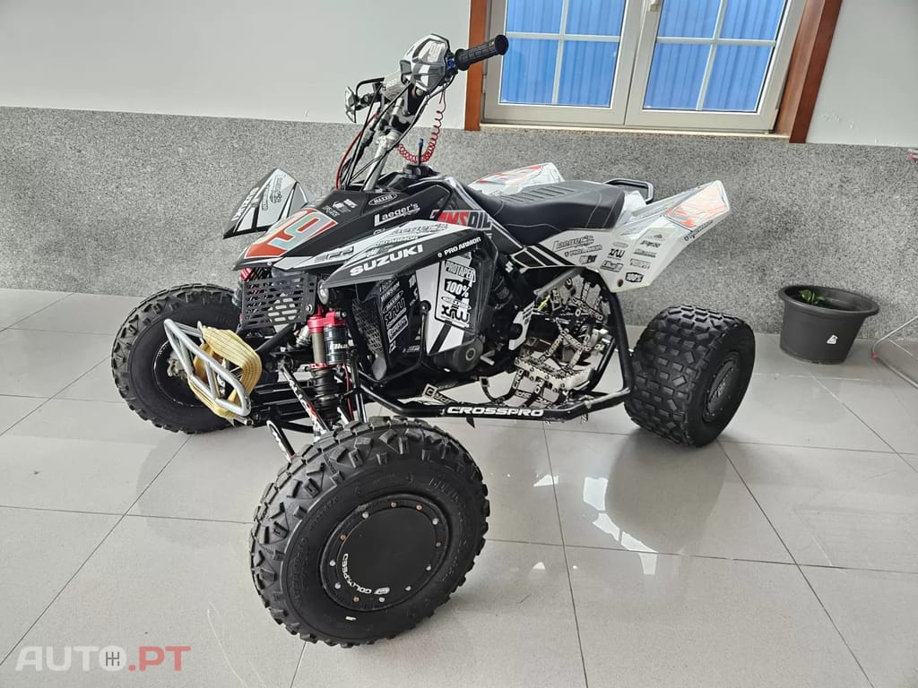 Suzuki LT-R S