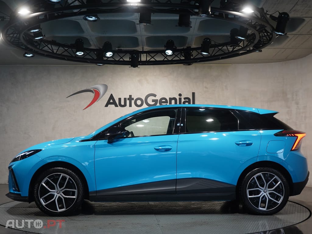 MG MG4 64 kWh Luxury