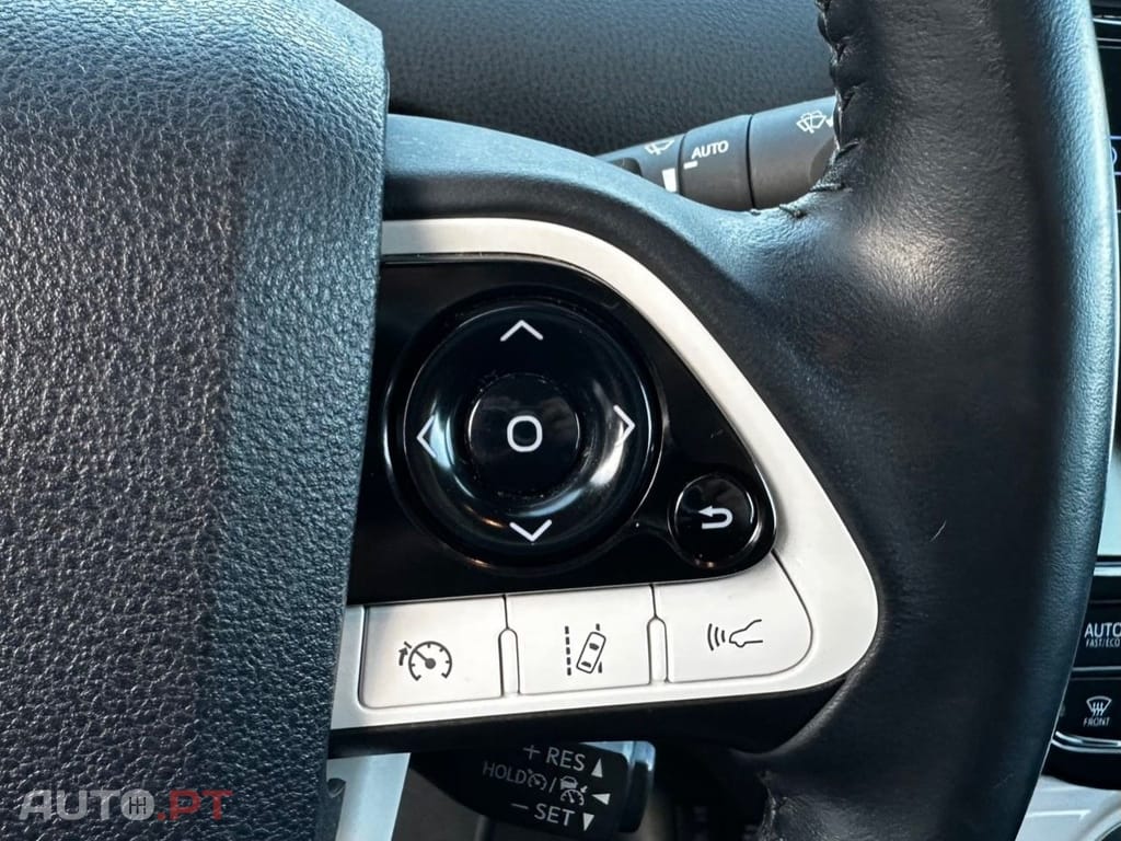 Toyota Prius 1.8 Plug-In Luxury+Pele