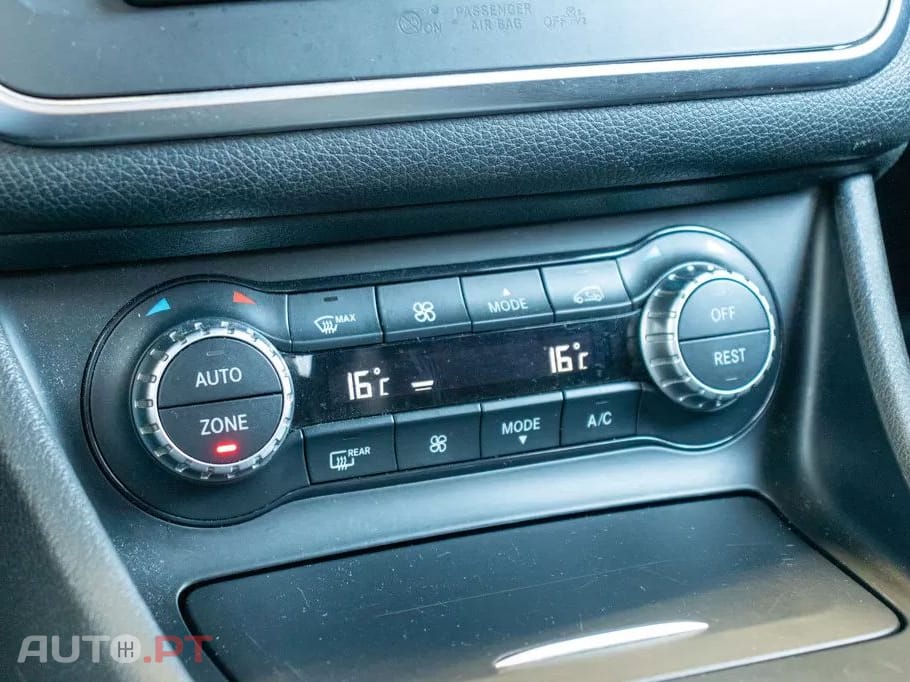 Mercedes-Benz GLA 220 CDI 4Matic 7G-DCT Style