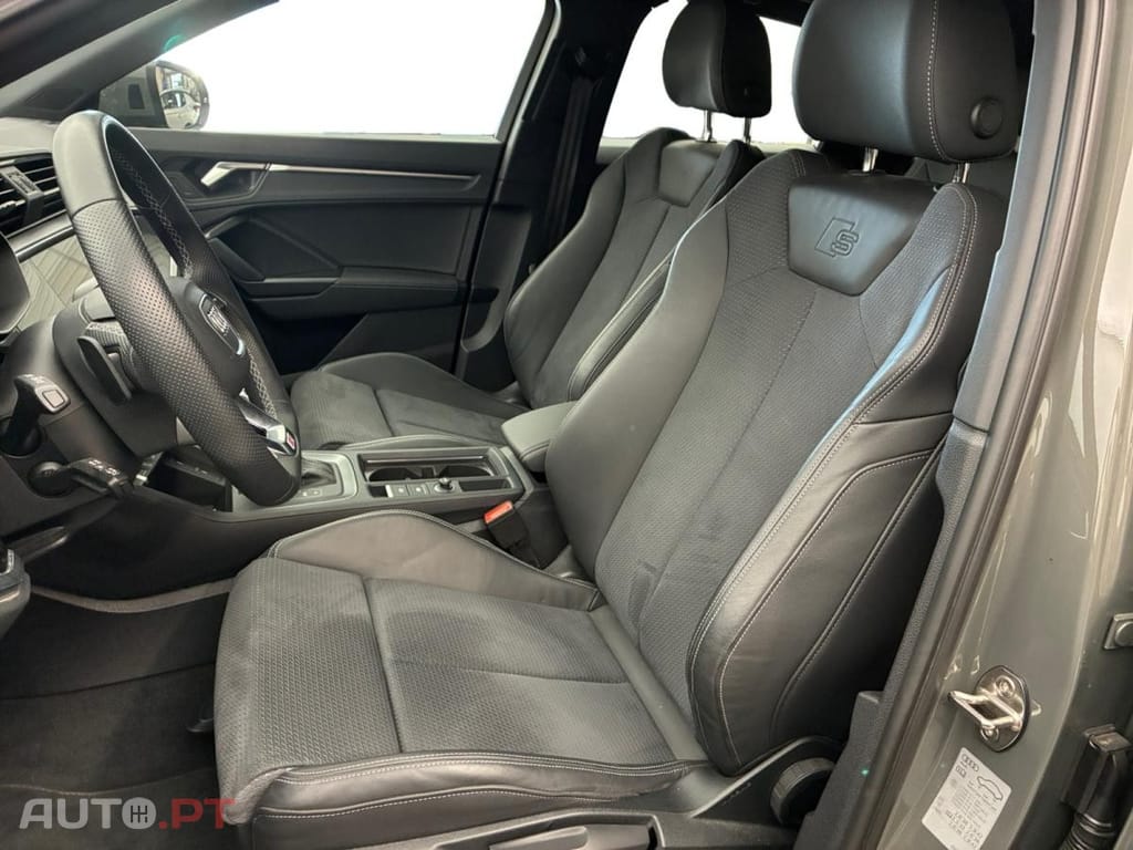 Audi Q3 45 TFSIe S line S tronic